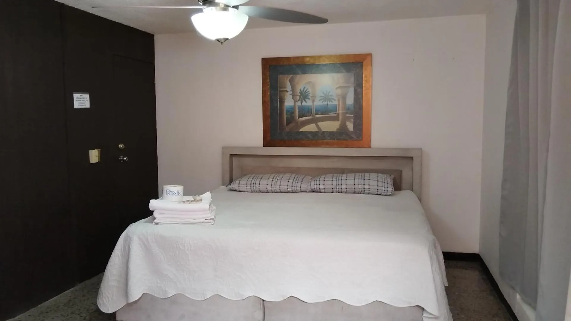 Habitacion Independiente Cerca De Aeropuerto 瓜达拉哈拉